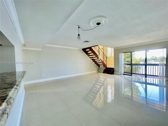 10000 NW 9th St Cir 2, Miami, FL 33172