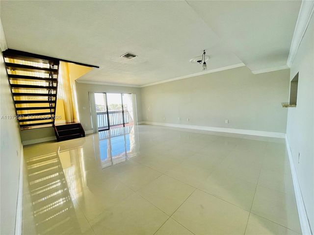 10000 NW 9th St Cir 2, Miami, FL 33172