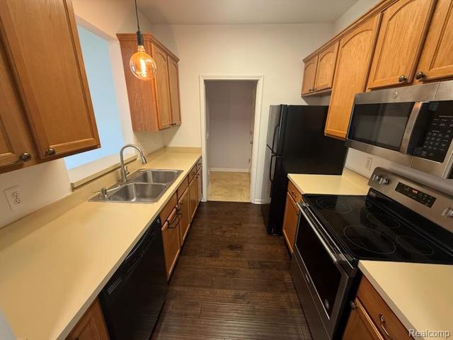 48449 Manor Bridge Drive, Canton, MI 48188