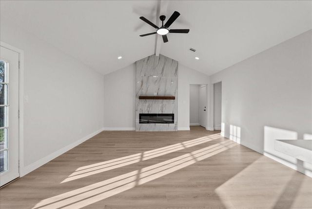 1405 Newport Boulevard, League City, TX 77573