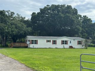 35643 CLINTON AVENUE, Dade City, FL 33525