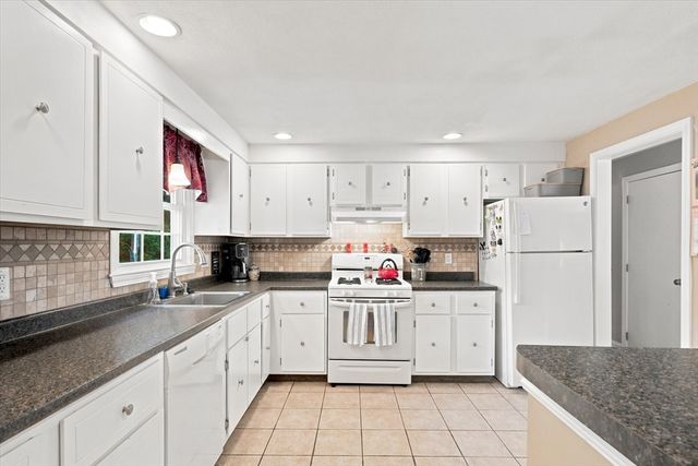 52 Oak Ridge Circle, Lynn, MA 01904