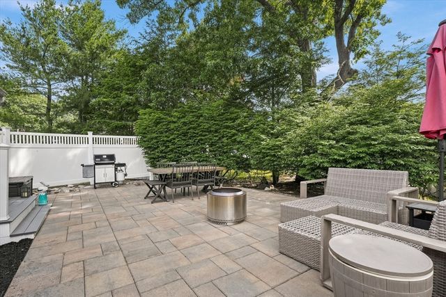 52 Oak Ridge Circle, Lynn, MA 01904