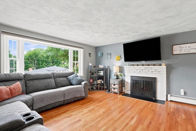 52 Oak Ridge Circle, Lynn, MA 01904