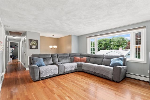 52 Oak Ridge Circle, Lynn, MA 01904