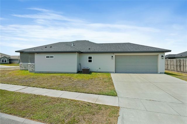 11502 S Creek Dr, Corpus Christi, TX 78410