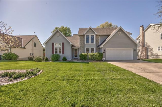 168 Canyon View Drive, Lansing, KS 66043
