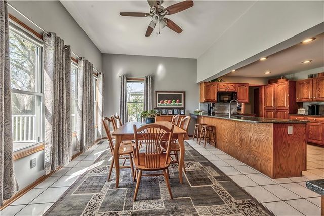 168 Canyon View Drive, Lansing, KS 66043