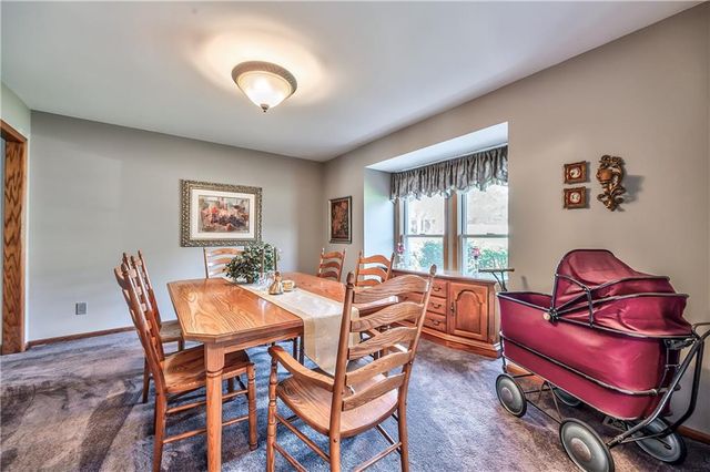 168 Canyon View Drive, Lansing, KS 66043