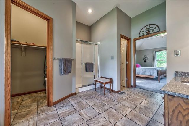 168 Canyon View Drive, Lansing, KS 66043