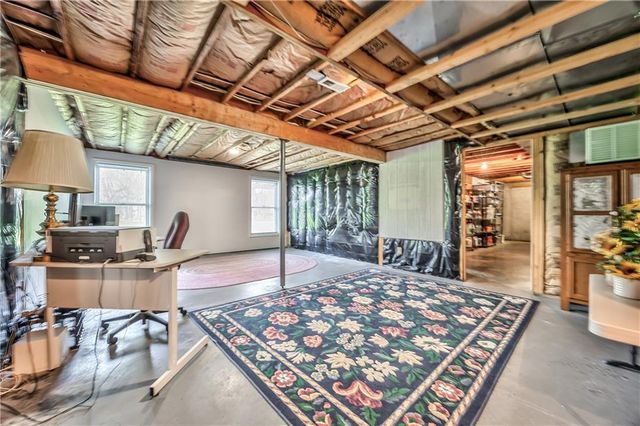 168 Canyon View Drive, Lansing, KS 66043