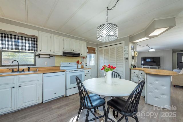 29 Moore Street, Asheville, NC 28804