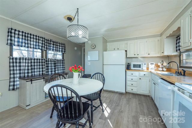 29 Moore Street, Asheville, NC 28804