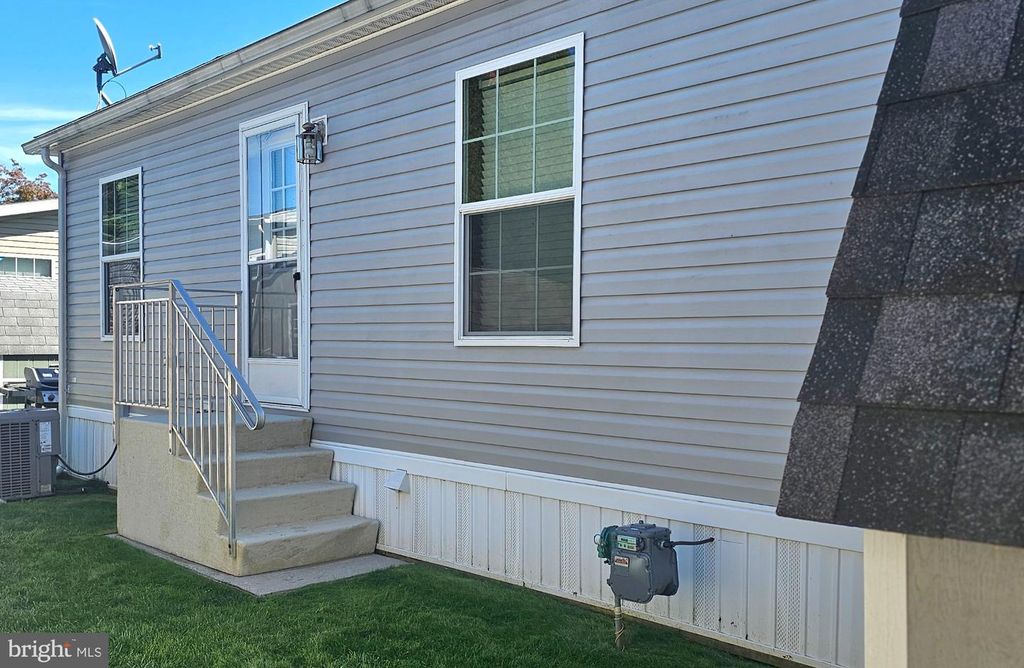 2304 BROWNSVILLE RD #J-15, FEASTERVILLE-TREVOSE, PA 19053 — photo 4