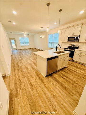 1200 Suncrest Street, Bryan, TX 77803