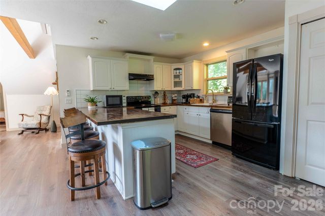 919 N Country Club Drive, Cullowhee, NC 28723