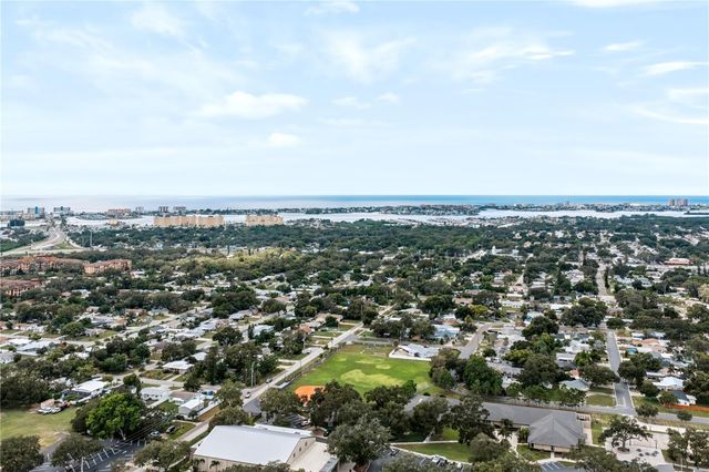 9976 56TH AVENUE N, St Petersburg, FL 33708