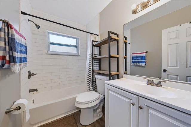 9976 56TH AVENUE N, St Petersburg, FL 33708