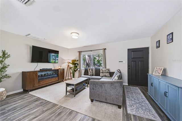 9976 56TH AVENUE N, St Petersburg, FL 33708