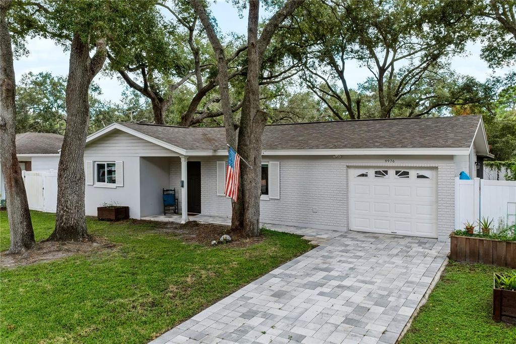 9976 56TH AVENUE N, St Petersburg, FL 33708