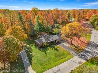 28454 Quail Hollow Road, Farmington Hills, MI 48331