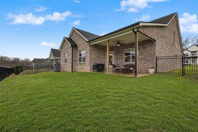 959 Alton Dr, Clarksville, TN 37043