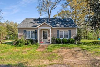 2314 Blount, Prentiss, MS 39474