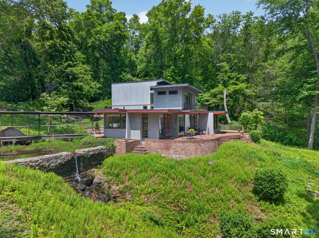 112 River Road, Essex, CT 06426