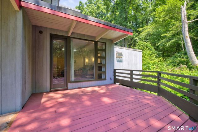 112 River Road, Essex, CT 06426