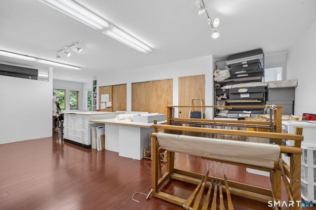 112 River Road, Essex, CT 06426