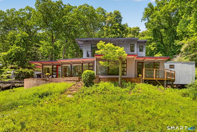 112 River Road, Essex, CT 06426