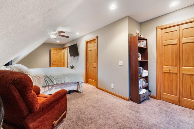 408 1st St., Parkersburg, IA 50665