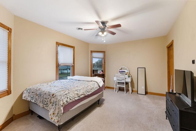 408 1st St., Parkersburg, IA 50665