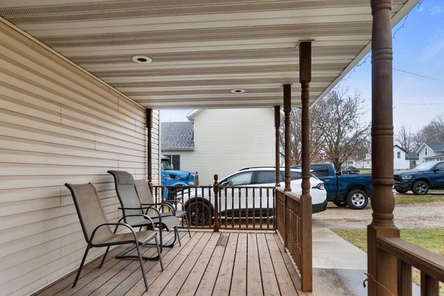 408 1st St., Parkersburg, IA 50665