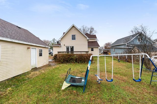 408 1st St., Parkersburg, IA 50665