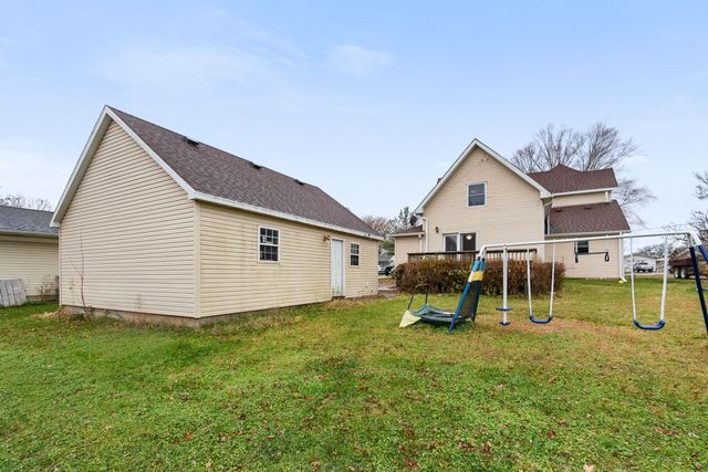 408 1st St., Parkersburg, IA 50665