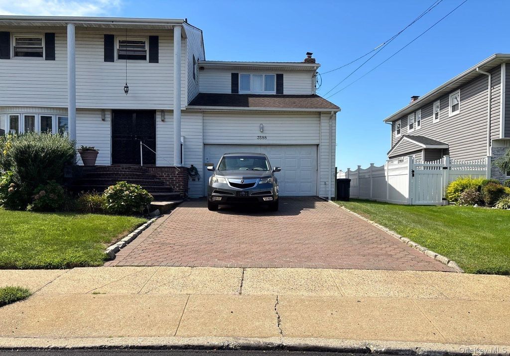 3588 Bertha Drive, Baldwin, NY 11510 — photo 2