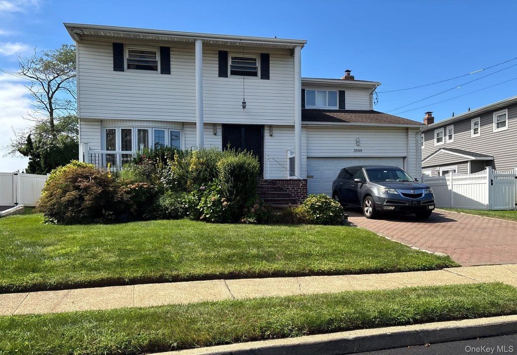 3588 Bertha Drive, Baldwin, NY 11510 — photo 3