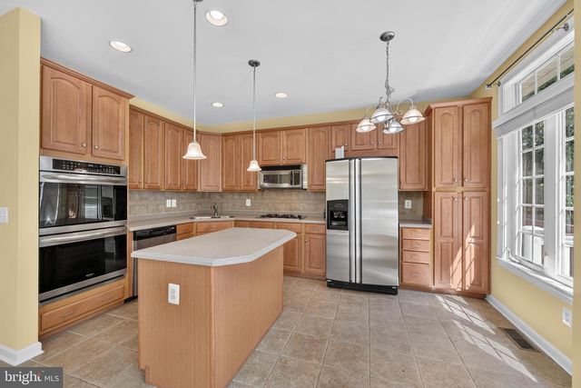 9199 POINT REPLETE DR, Fort Belvoir, VA 22060