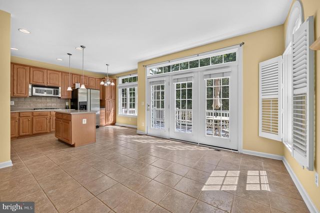 9199 POINT REPLETE DR, Fort Belvoir, VA 22060