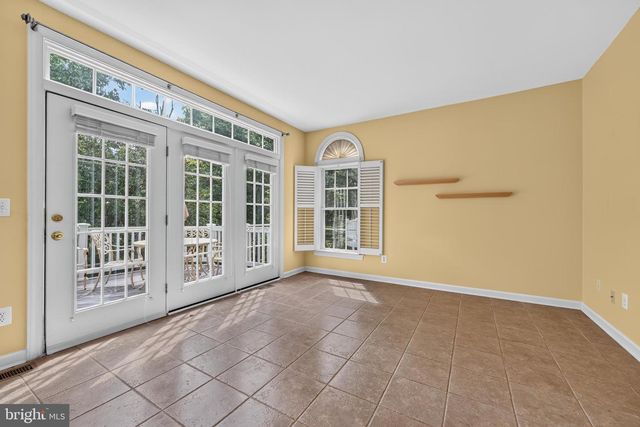9199 POINT REPLETE DR, Fort Belvoir, VA 22060
