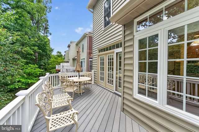9199 POINT REPLETE DR, Fort Belvoir, VA 22060
