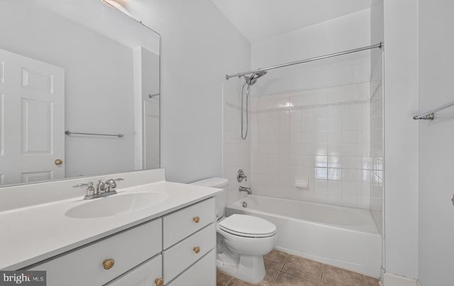 9199 POINT REPLETE DR, Fort Belvoir, VA 22060