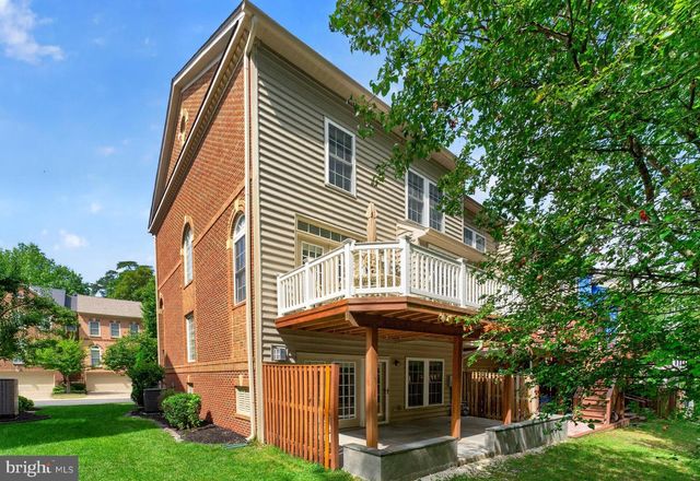 9199 POINT REPLETE DR, Fort Belvoir, VA 22060
