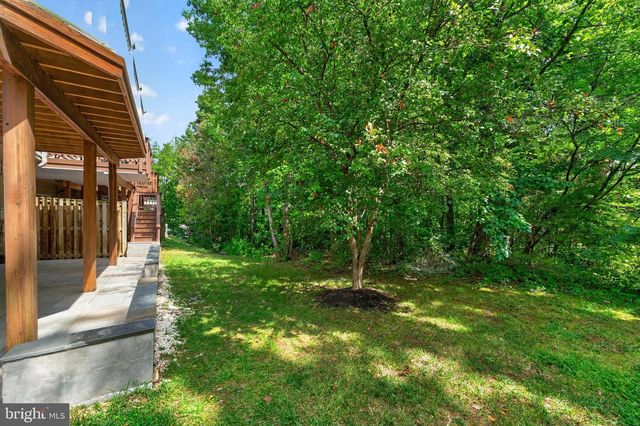 9199 POINT REPLETE DR, Fort Belvoir, VA 22060