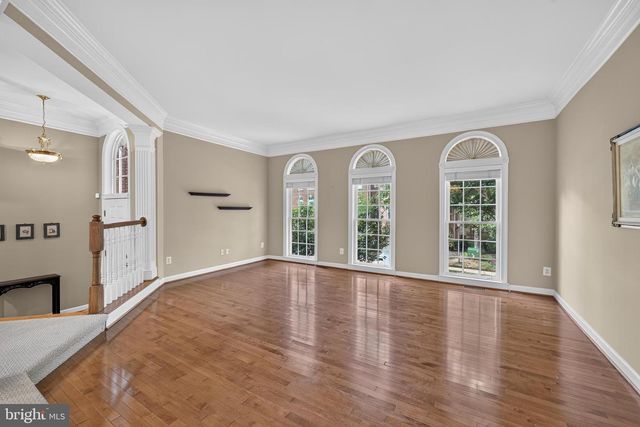 9199 POINT REPLETE DR, Fort Belvoir, VA 22060