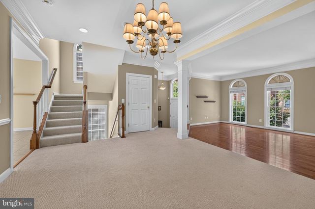 9199 POINT REPLETE DR, Fort Belvoir, VA 22060
