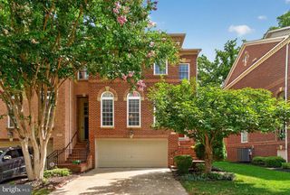 9199 POINT REPLETE DR, Fort Belvoir, VA 22060