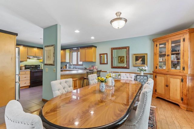 19 Oak Creek Trail, Madison, WI 53717