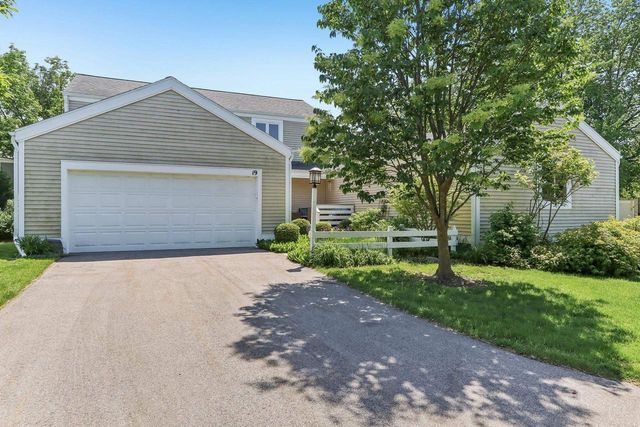 19 Oak Creek Trail, Madison, WI 53717